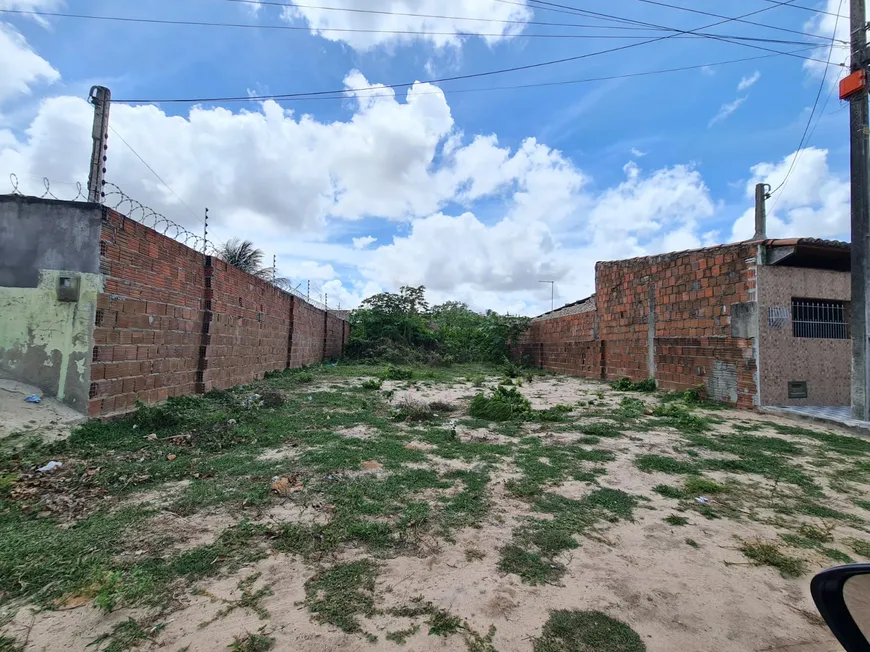 Foto 1 de Lote/Terreno à venda, 200m² em Centro, Extremoz