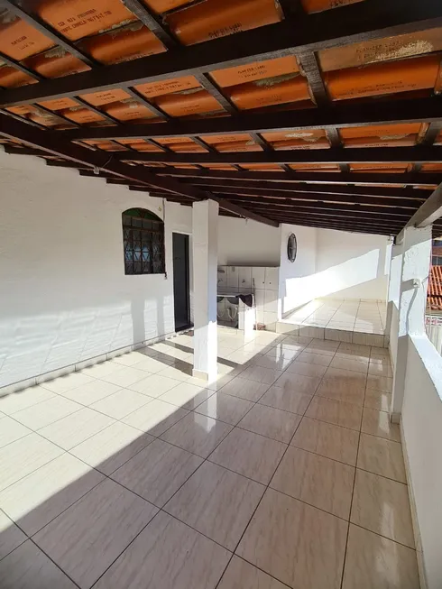 Foto 1 de Casa com 3 Quartos à venda, 200m² em Nossa Senhora de Fátima, Contagem