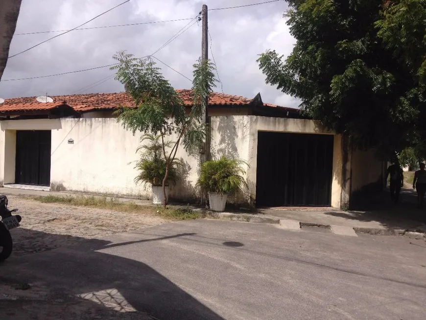 Foto 1 de Casa com 3 Quartos à venda, 81m² em Passaré, Fortaleza