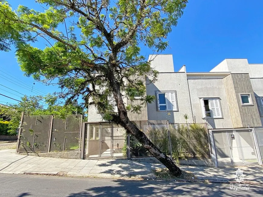 Foto 1 de Casa com 3 Quartos à venda, 240m² em Jardim Itú Sabará, Porto Alegre