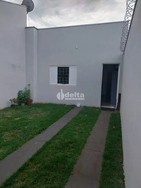 Foto 1 de Casa com 2 Quartos à venda, 70m² em Granada, Uberlândia