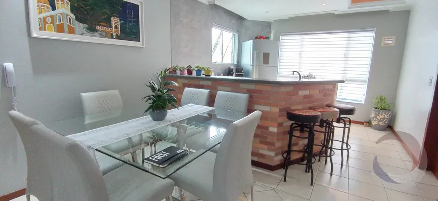 Foto 1 de Apartamento com 3 Quartos à venda, 87m² em Carianos, Florianópolis