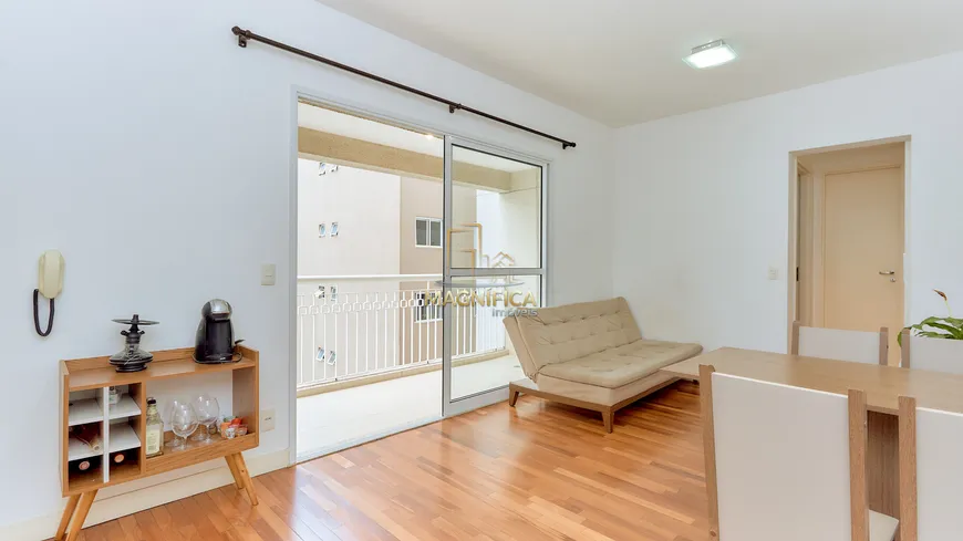 Foto 1 de Apartamento com 1 Quarto à venda, 50m² em Centro, Curitiba