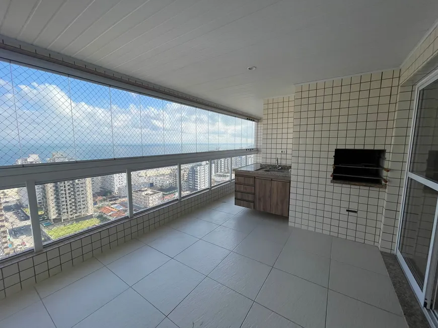 Foto 1 de Apartamento com 3 Quartos à venda, 155m² em Vila Guilhermina, Praia Grande
