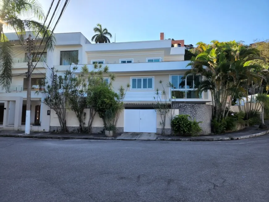 Foto 1 de Casa de Condomínio com 4 Quartos à venda, 479m² em São Francisco, Niterói