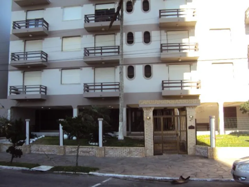Foto 1 de Apartamento com 2 Quartos para alugar, 42m² em Centro, Tramandaí