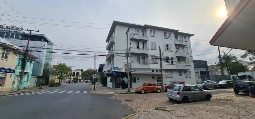 Foto 1 de Apartamento com 2 Quartos à venda, 75m² em Navegantes, Porto Alegre