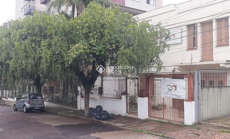 Foto 1 de Casa com 7 Quartos à venda, 300m² em Azenha, Porto Alegre