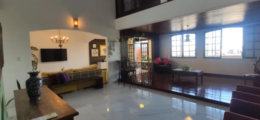 Foto 1 de Casa com 4 Quartos à venda, 300m² em Vila Laura, Salvador