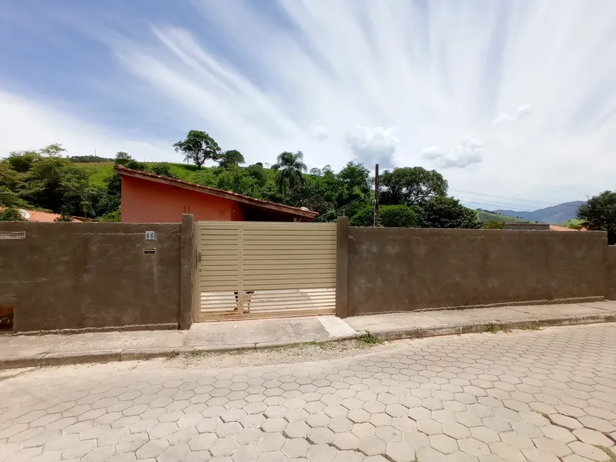 Foto 1 de Casa com 3 Quartos à venda, 108m² em Centro, São Bento do Sapucaí