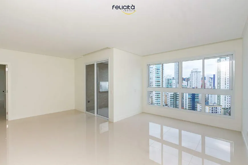 Foto 1 de Apartamento com 3 Quartos à venda, 120m² em Barra Sul, Balneário Camboriú