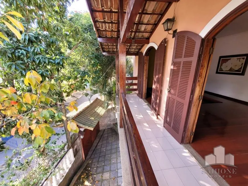 Foto 1 de Casa com 3 Quartos à venda, 318m² em Cascatinha, Petrópolis