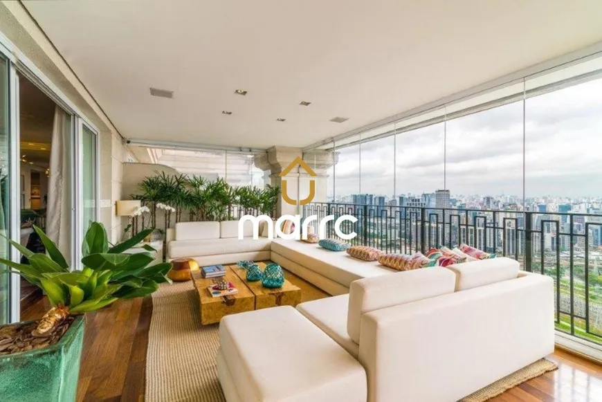 Foto 1 de Apartamento com 3 Quartos à venda, 236m² em Cidade Jardim, São Paulo