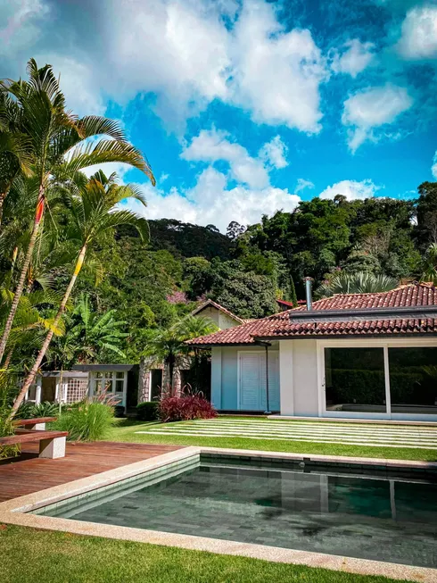 Foto 1 de Casa de Condomínio com 3 Quartos à venda, 430m² em Itaipava, Petrópolis