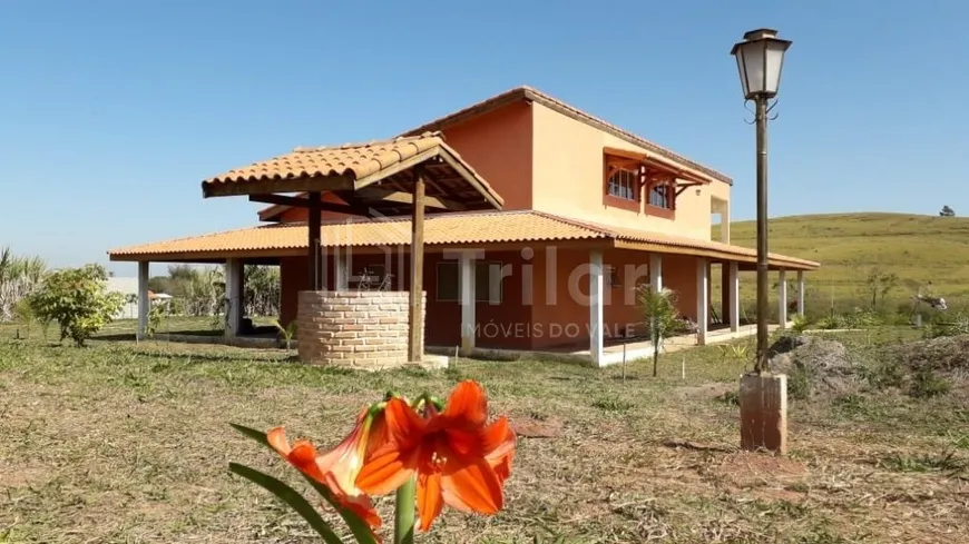 Foto 1 de Fazenda/Sítio com 2 Quartos à venda, 312m² em Chacara Marambaia, Caçapava