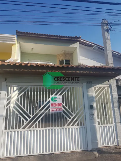 Foto 1 de Sobrado com 3 Quartos à venda, 234m² em Paraiso, Santo André