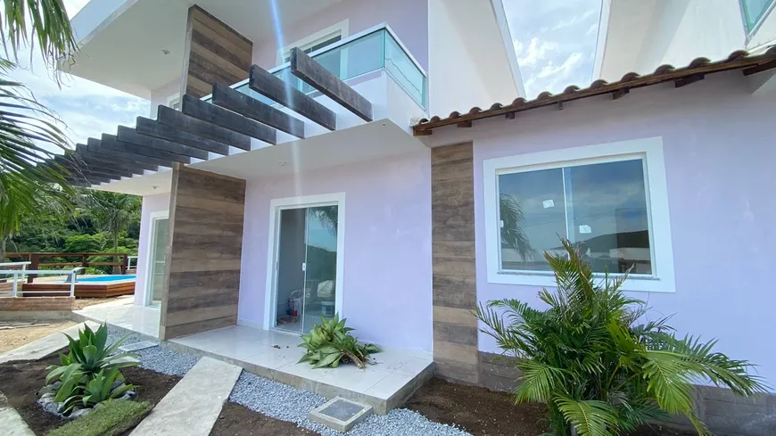 Foto 1 de Casa com 2 Quartos à venda, 73m² em Peró, Cabo Frio