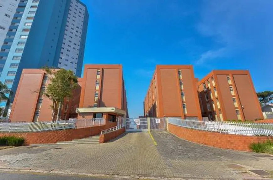 Foto 1 de Apartamento com 3 Quartos à venda, 67m² em Cristo Rei, Curitiba