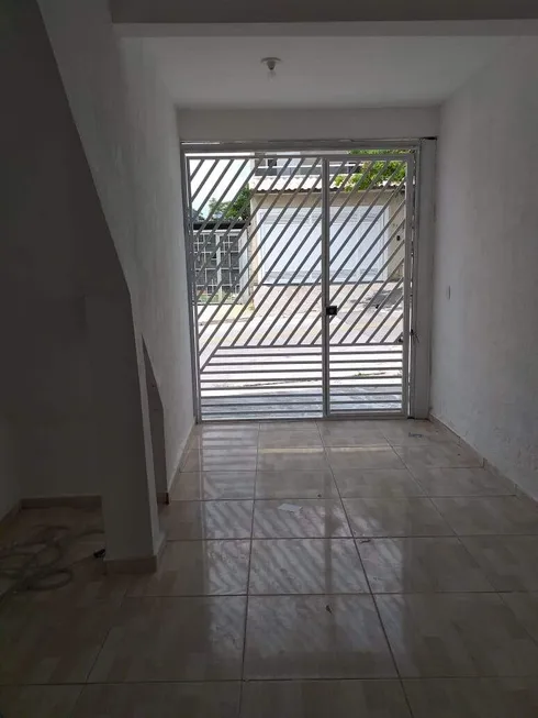Foto 1 de Casa com 2 Quartos para alugar, 50m² em Parque Ribeiro de Lima, Barueri