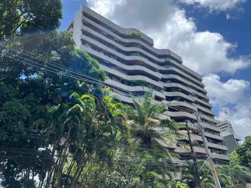 Foto 1 de Apartamento com 4 Quartos à venda, 258m² em Casa Forte, Recife