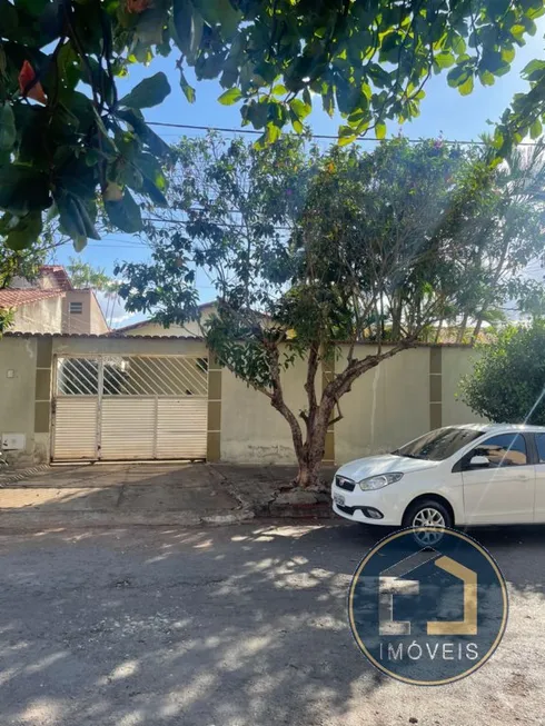 Foto 1 de Casa com 4 Quartos à venda, 193m² em Setor Sudoeste, Goiânia