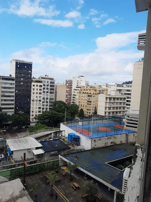 Foto 1 de Kitnet à venda, 30m² em Copacabana, Rio de Janeiro