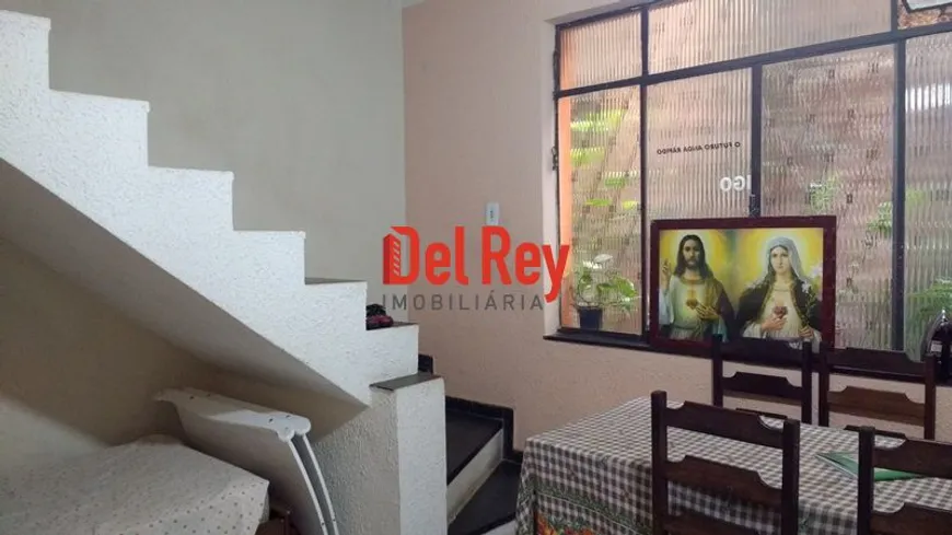 Foto 1 de Casa com 2 Quartos à venda, 74m² em Caiçaras, Belo Horizonte