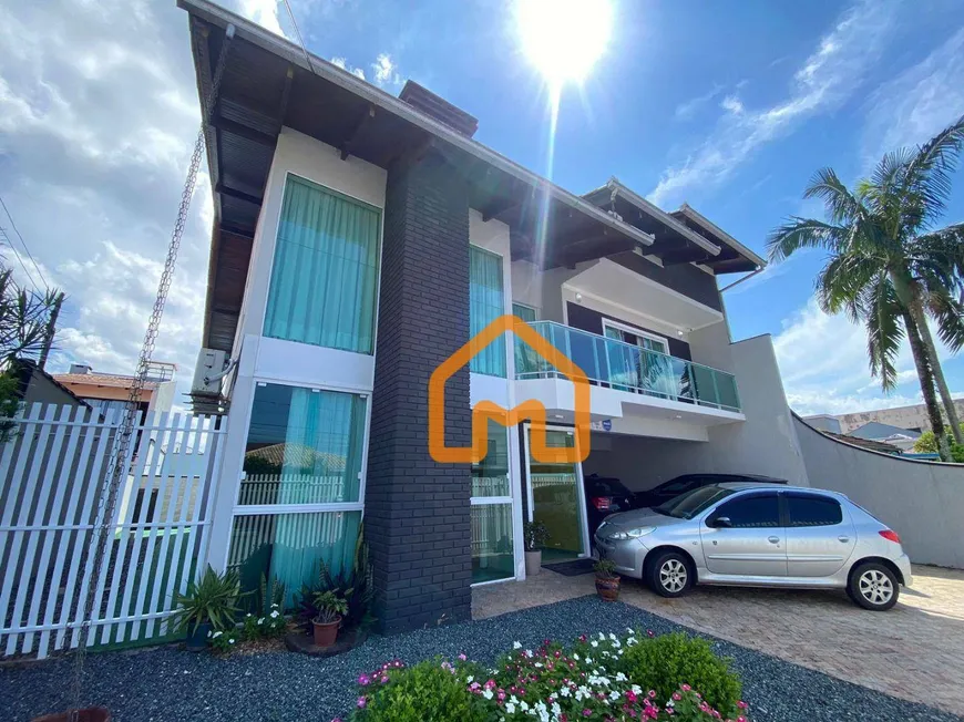 Foto 1 de Casa com 3 Quartos à venda, 323m² em Guanabara, Joinville