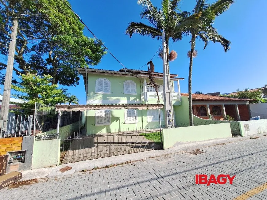 Foto 1 de Casa com 3 Quartos para alugar, 83m² em Ponta das Canas, Florianópolis