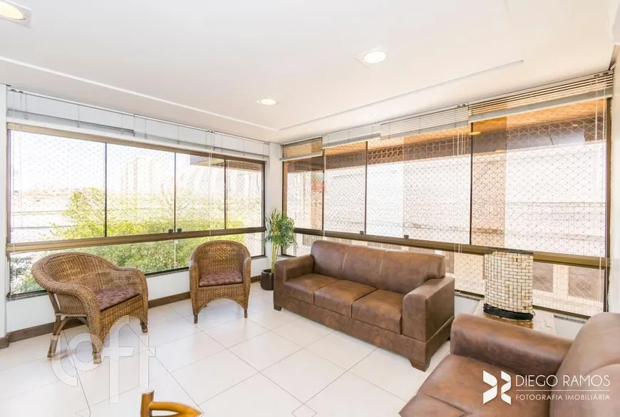 Foto 1 de Apartamento com 3 Quartos à venda, 118m² em Passo da Areia, Porto Alegre
