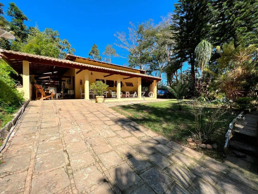 Foto 1 de Casa de Condomínio com 3 Quartos à venda, 350m² em Vargem Grande, Teresópolis