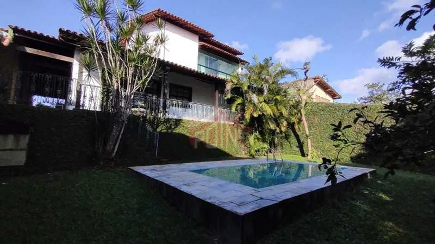 Foto 1 de Casa com 4 Quartos à venda, 237m² em Pendotiba, Niterói