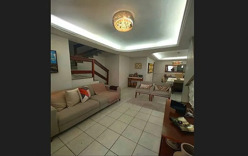 Foto 1 de Casa com 6 Quartos à venda, 223m² em Capim Macio, Natal