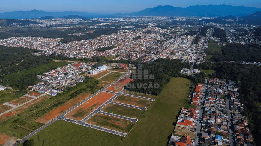 Foto 1 de Lote/Terreno à venda, 250m² em Forquilhas, São José