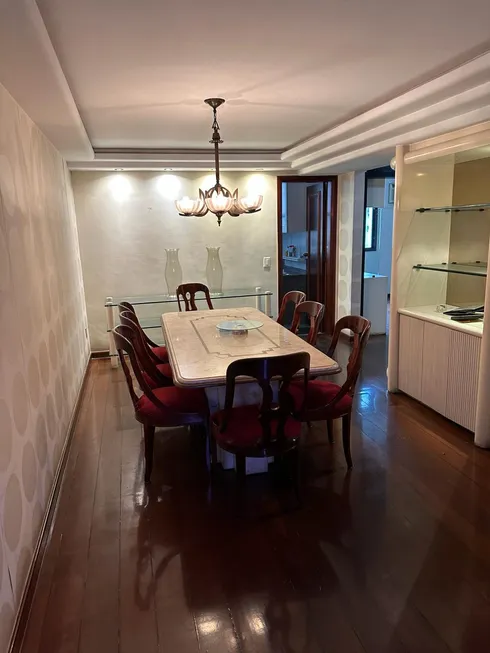 Foto 1 de Apartamento com 4 Quartos à venda, 200m² em Icaraí, Niterói