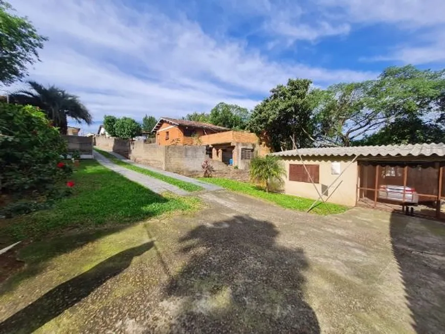 Foto 1 de Lote/Terreno à venda, 2612m² em Camaquã, Porto Alegre