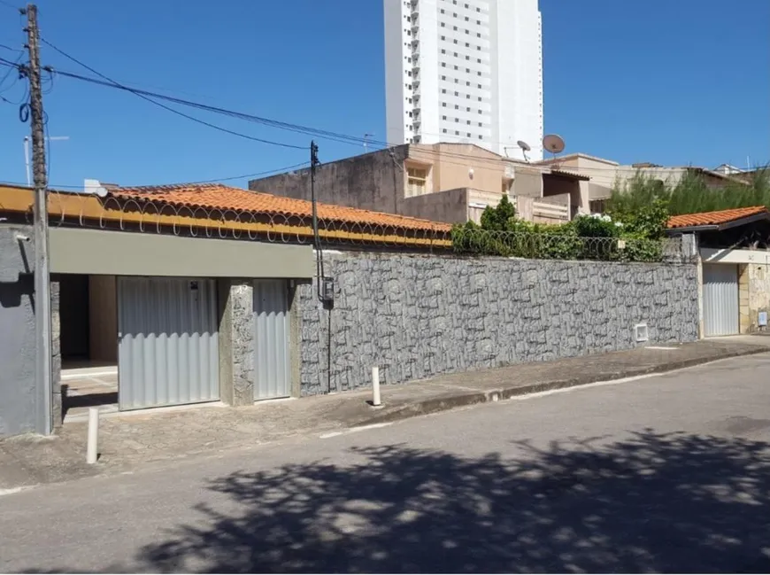 Foto 1 de Casa com 3 Quartos à venda, 288m² em Cidade 2000, Fortaleza