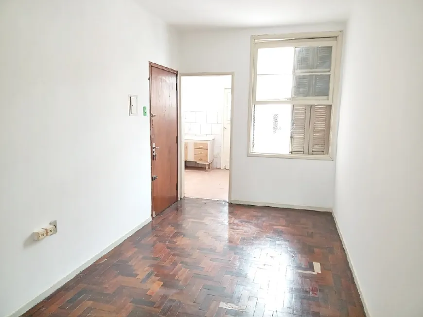 Foto 1 de Apartamento com 1 Quarto para alugar, 40m² em Floresta, Porto Alegre