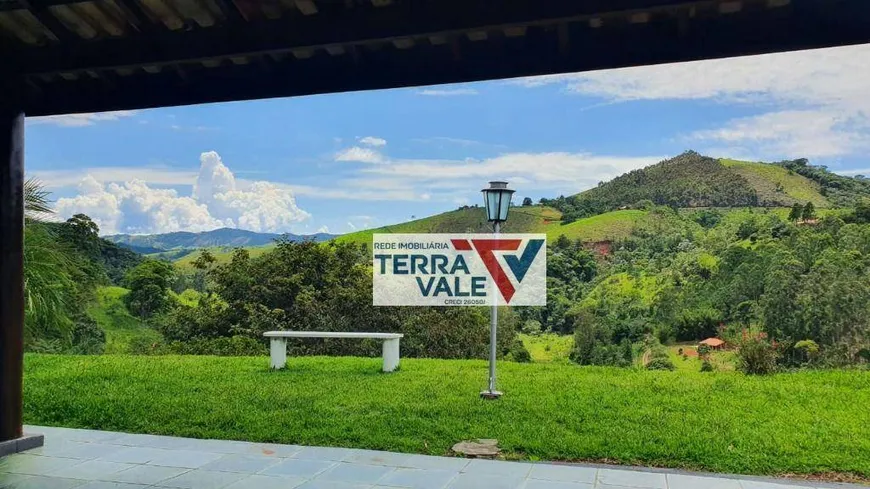 Foto 1 de Fazenda/Sítio com 3 Quartos à venda, 200m² em Dos Souzas, Monteiro Lobato