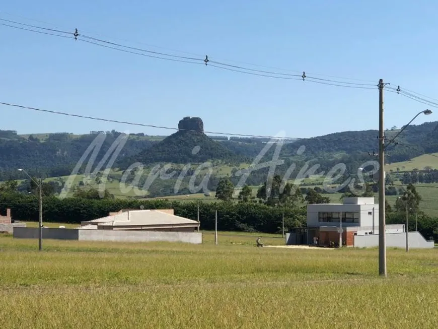 Foto 1 de Lote/Terreno à venda, 420m² em , Analândia