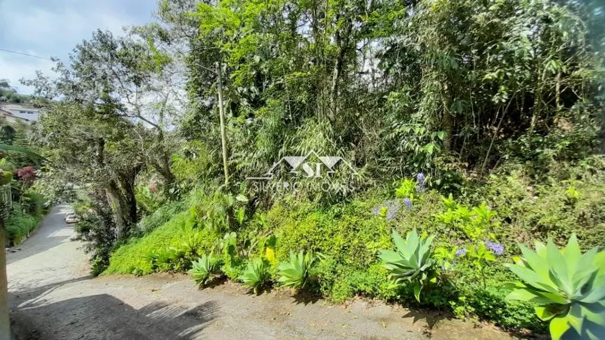 Foto 1 de Lote/Terreno à venda, 2016m² em Carangola, Petrópolis