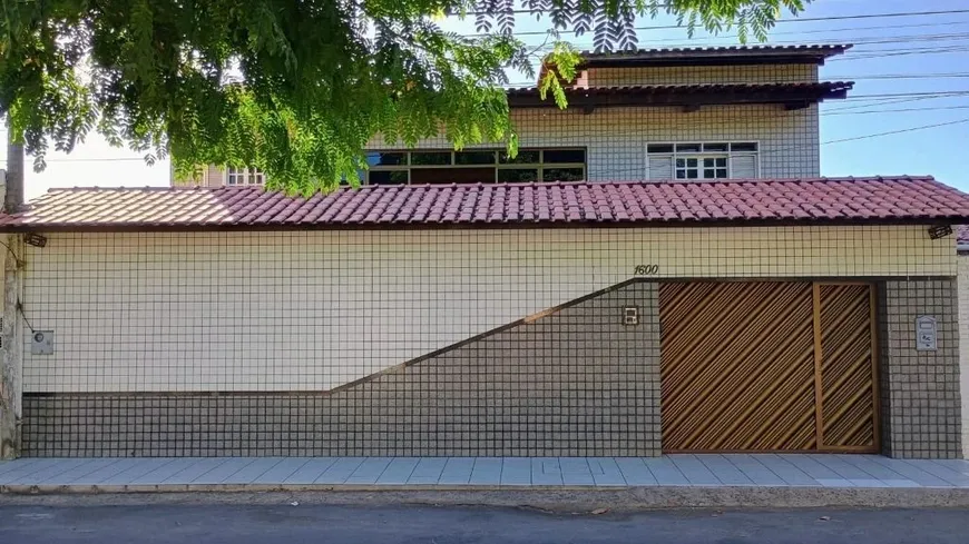 Foto 1 de Casa com 5 Quartos à venda, 327m² em Vila Velha, Fortaleza