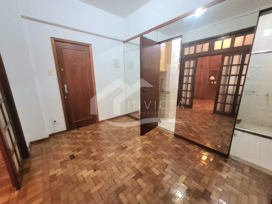 Foto 1 de Kitnet com 1 Quarto à venda, 30m² em Copacabana, Rio de Janeiro