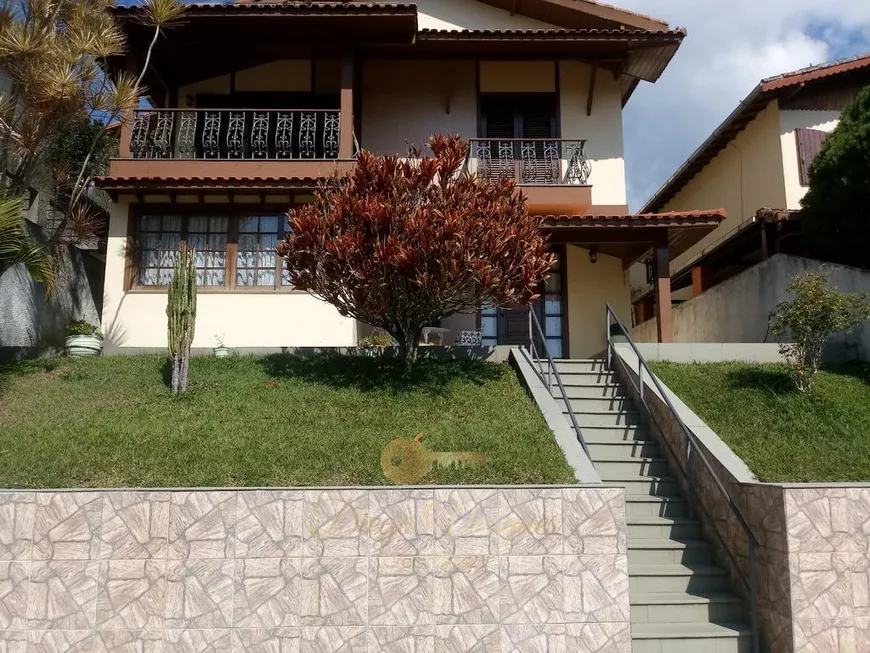 Foto 1 de Casa com 4 Quartos à venda, 287m² em Agriões, Teresópolis