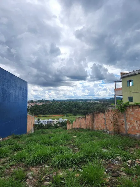 Foto 1 de Lote/Terreno à venda, 360m² em Vale das Orquideas, Contagem