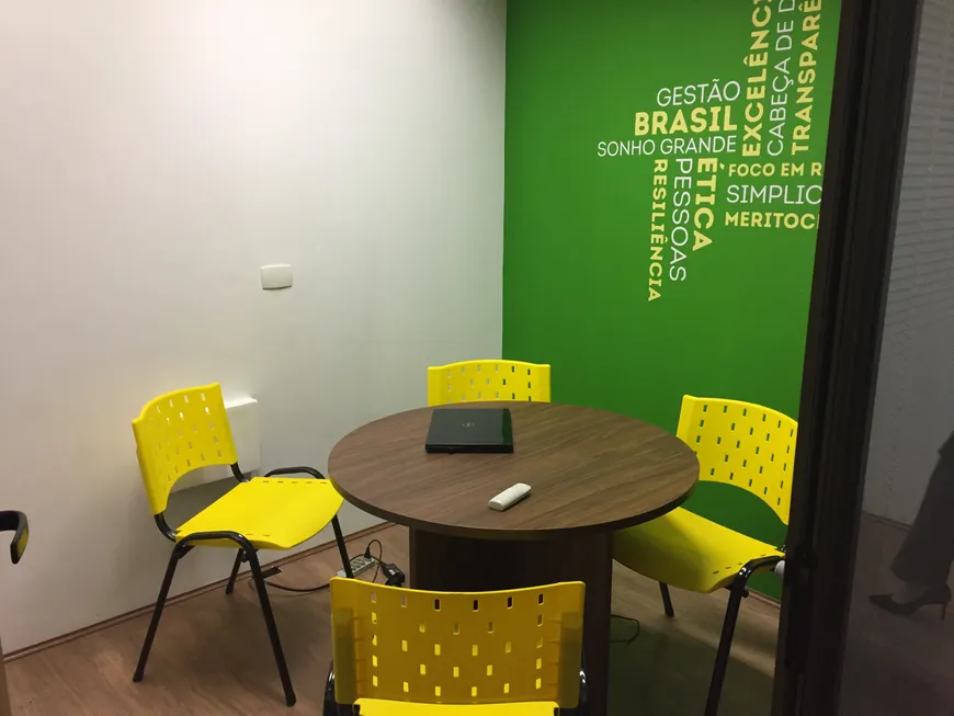 Foto 1 de Sala Comercial com 1 Quarto para alugar, 200m² em Vila Olímpia, São Paulo