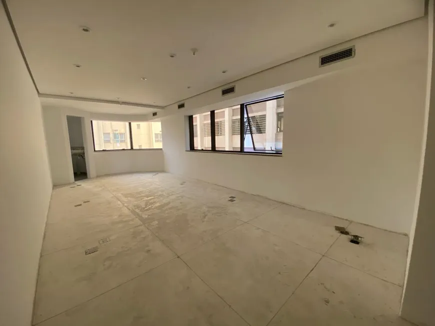 Foto 1 de Sala Comercial com 2 Quartos à venda, 43m² em Itaim Bibi, São Paulo