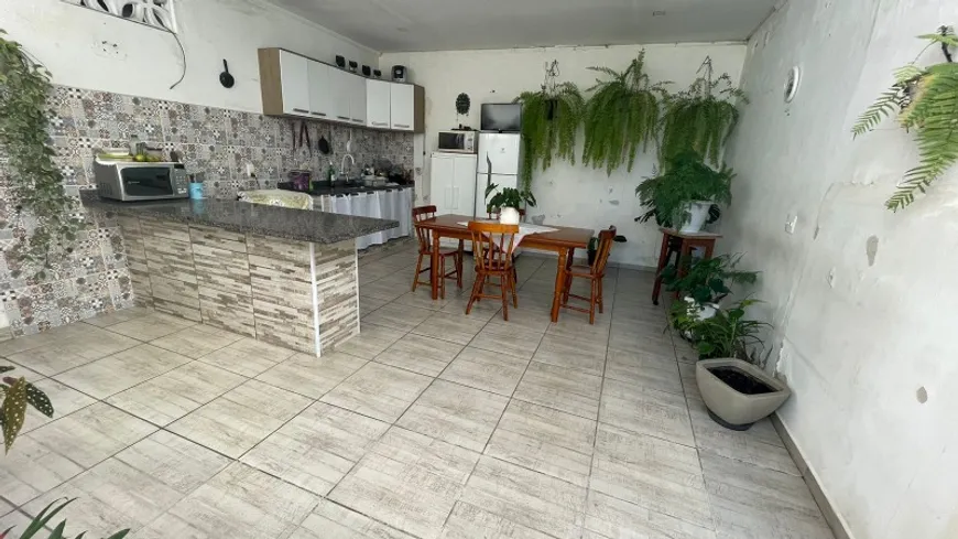 Foto 1 de Casa com 4 Quartos para alugar, 140m² em Centro, Itanhaém