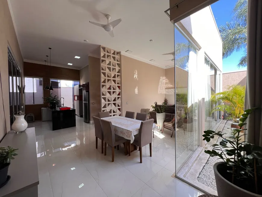 Foto 1 de Casa com 3 Quartos à venda, 215m² em Residencial Palm Park, Estiva Gerbi