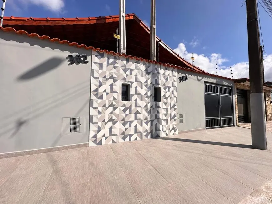 Foto 1 de Casa com 2 Quartos à venda, 80m² em Vila Seabra, Mongaguá